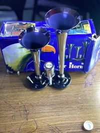 هورن • شكل حلو • اكسسوار سيارة