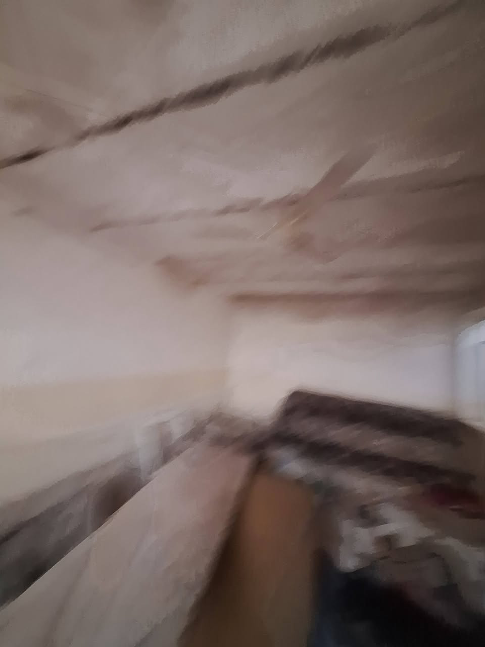 للبيع دار طابو صرف مساحة ٣٧٥ م٢ خلف دائرة الزراعة في طوز خرماتوا بيت قديم متهرء مراجعة مكتب السرور للعقار ***********
