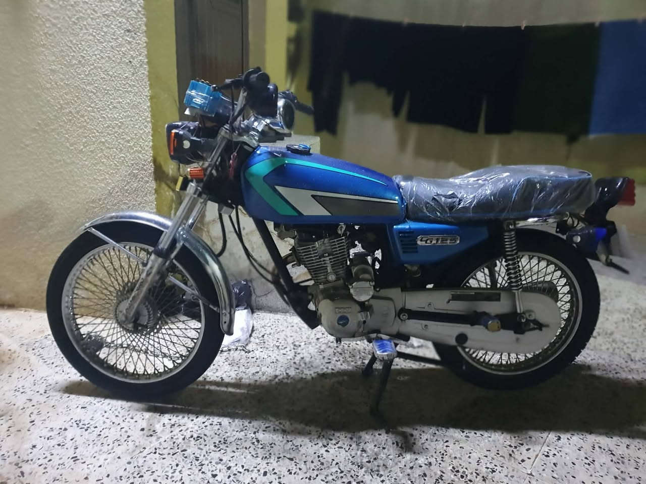 ئەم. ماتۆرەمان هەیە بۆفڕۆشتن بەشەرتی هەموشتی سولفو کارەباییو هەموگیانی تازەیە نامی پڕۆی 150 2021 
شوێین سلێمانی رەقەم

***********
