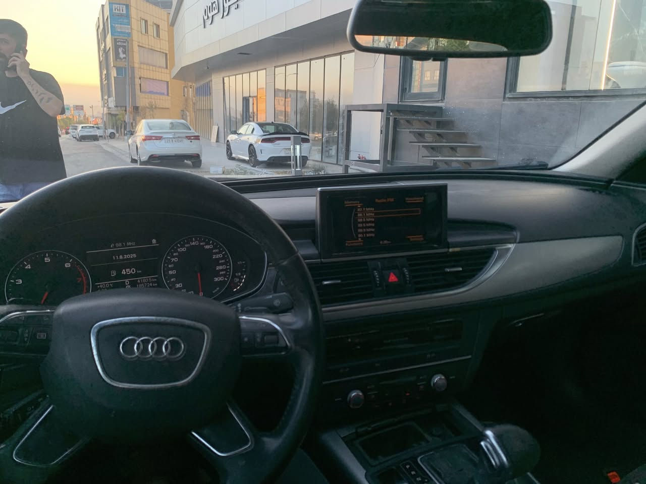 Audi - A6 - 2013
‎للبيع اودي A6 
‎خليجي  فقط واحد قطعة صبخ باب امامي

‎مواصفات / كير اوتوماتيك + عادي + شفتات سترين .. كشنات جلد .. كشنات كهربائي .. كشنات خزن .. فول تحكمات سترين .. بصمة تشغيل .. بصمة ابواب .. هندبريك بصمة .. اوتو هولد .. تبريد تلث قطع   .. حساسات امامي .. حساسات خلفي .. شاشة كلاب .. وبعد هواي شغلات بيها..

‎اي استفسار
***********
مکان: سلیمانی

‎ماشيه کم 185 الف فقط

‎رقم سنويه
