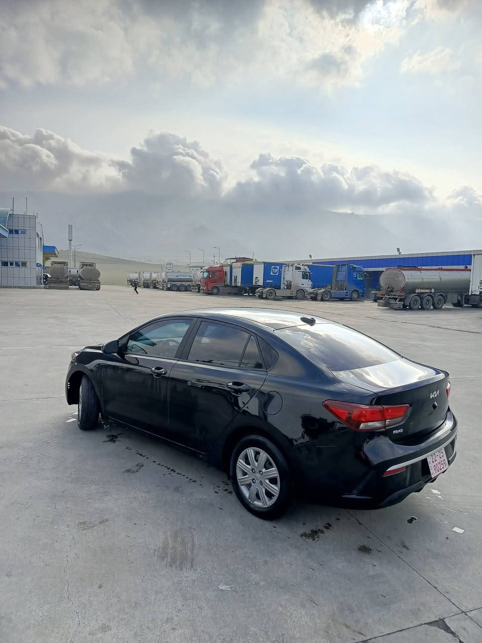 كيا ريو موديل 2023
اكو مراوسه هم حسب قناعه
2 قطعه صبخ سياره بلا شواصي 
جاملاخ و باب نافر 
سعر 122
***********
