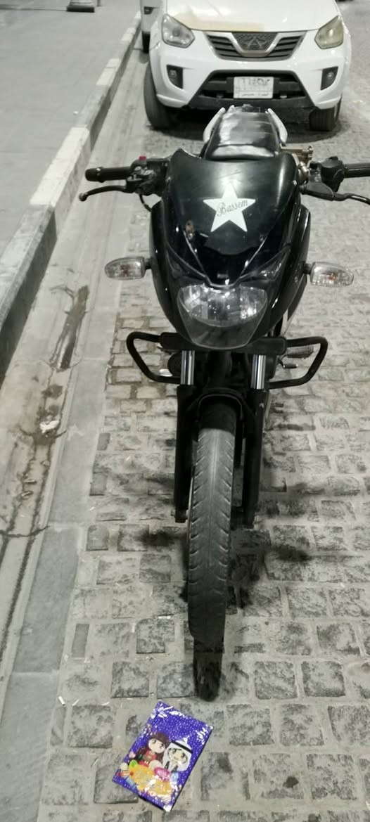 بولسر للبيع الدراجة رقم وسنوية الدراجة ما محطوط عليهة سبانة كاملة كهربائيات كاملة وبلادية ما ملعوب بيهة نقصهة بس باتري ولمحرك ناعم ولباقي موضح بالصور السعر 1700000 للتواصل واتساب ***********
