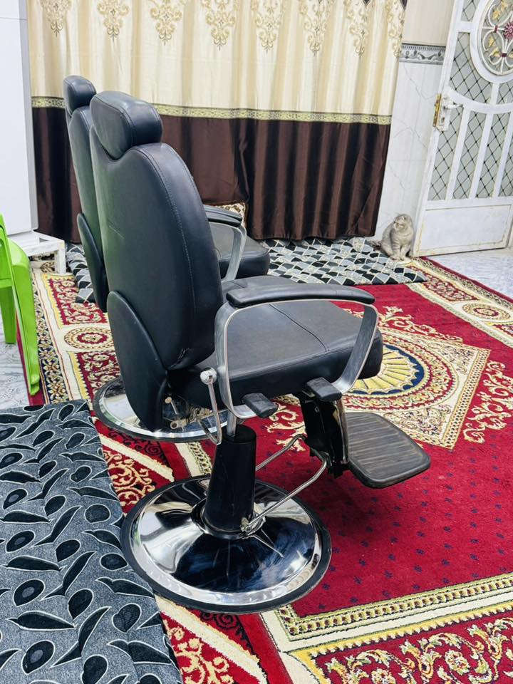 كراسي عدد ٢ نضافه ١٠٠٪؜ استخدام كلش قليل يحتاجلهن بس مسح وتنضيف استخدامهن ايام معدوده مكان بابل ***********
