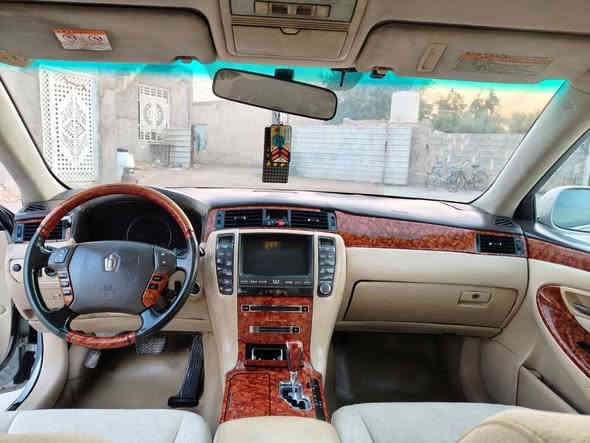 السلام عليكم
تيوتا كراون شاهينة للبيع موديل 2004 أصل شاصي 82 رقم ذي قار بسمي لوحات نكليزي تحويل ثاني يوم ،موصفات 3دكم دواخل بيجي بردة خلفية حساسات جانبية 
كامرة دوارة ،البدي كفالة 
السعر127
للأستفسارع ***********
***********
