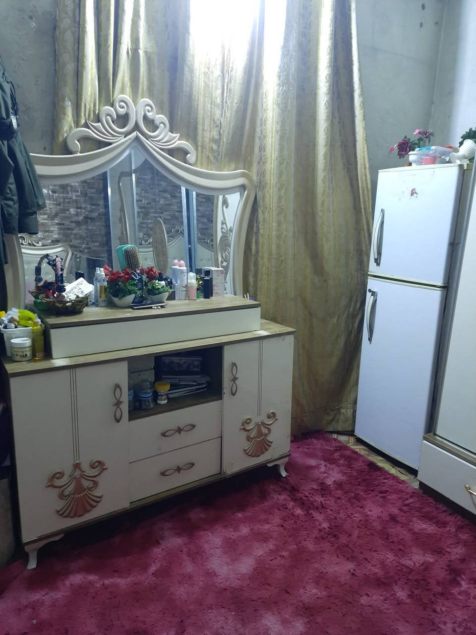 غرفه تركيه ظخمه ٧ قطع كنتور ٣ متر  السعر ٤٠٠ وبيهه مجال بغداد مدينه الصدر هاتف ***********
