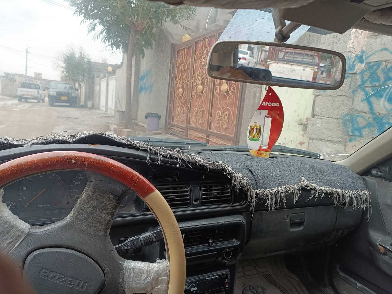 مازدا 8و بەخ سەنەوی حاسیبە و ئەوەلیات 
چوار تایەی لۆک 

 بەرگە کوشین و سەقفی تازەیە 

مەکینە و گێڕی بەشەرت 
هەمووگیانی بەشەرت 
دەعمو لێدراوی نیە و ڕزیوی نیە
15گەڵا 
***********
