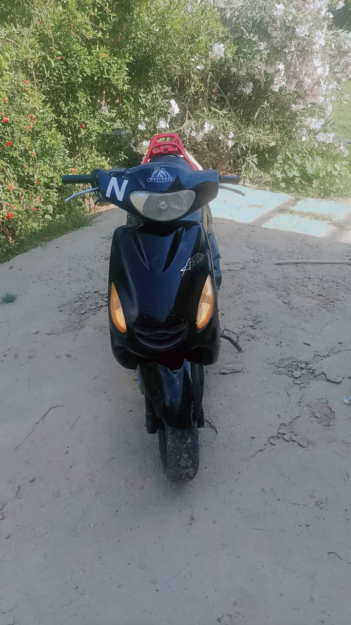 دراجه كامله للبيع مناسبه تاركهه بس شغاله نكره نص هندر  شتريت كير ومااستخدمهه والله ابيع هل موجود ***********للستفسار
