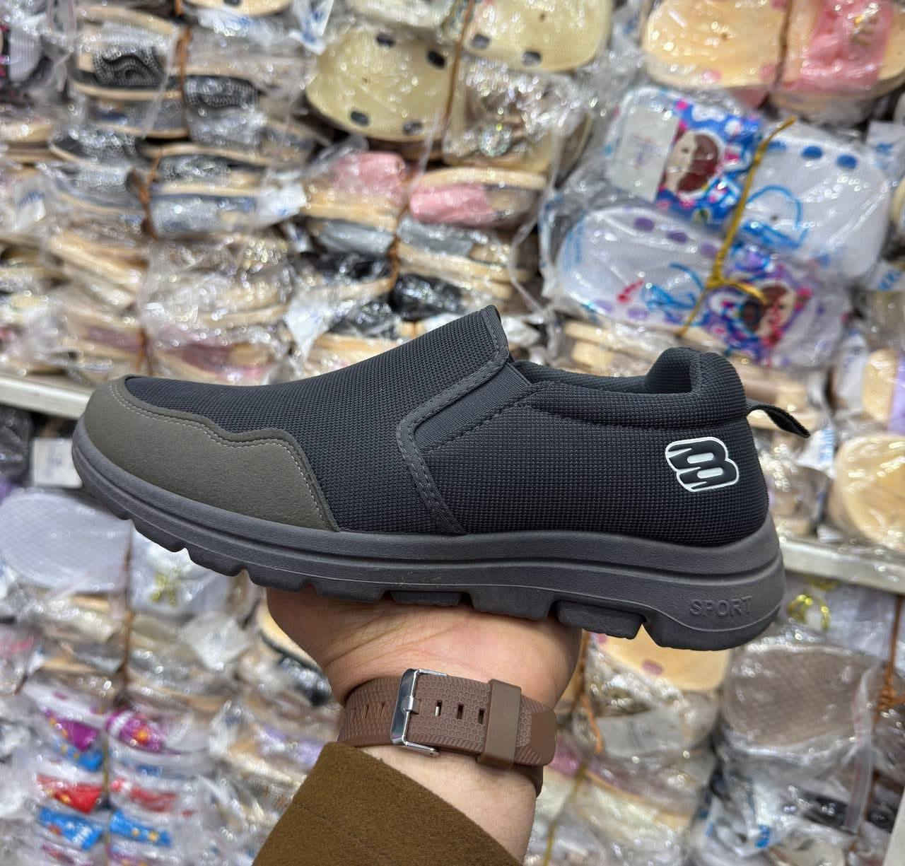 على بركه الله تعالى 
اليوم تم وصول احذيه سكجر فيتنامي الطبي 
متوفر جميع القياسات 

اسعار مناسبه جداً 

يوجد توصيل داخل قضاء الرفاعي.

***********
