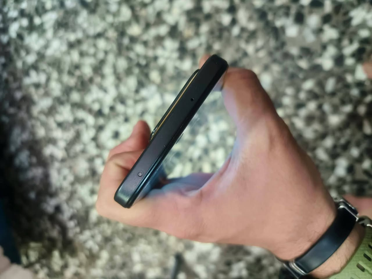 السلام عليكم هونر x7d 
نضيف اخو جديد موضح قبل اسبوع من مشترية ب صور ذاكره ٢٥٦ عشوائية ١٦ 
جهاز شغال ب كامل بلادي زلخ مابي معالج موضح كدامك 
الجهاز كامل ملحقات
 بغداد 
 *********** اكرر غير متواجد فيس واتساب فقط فقط فقط
