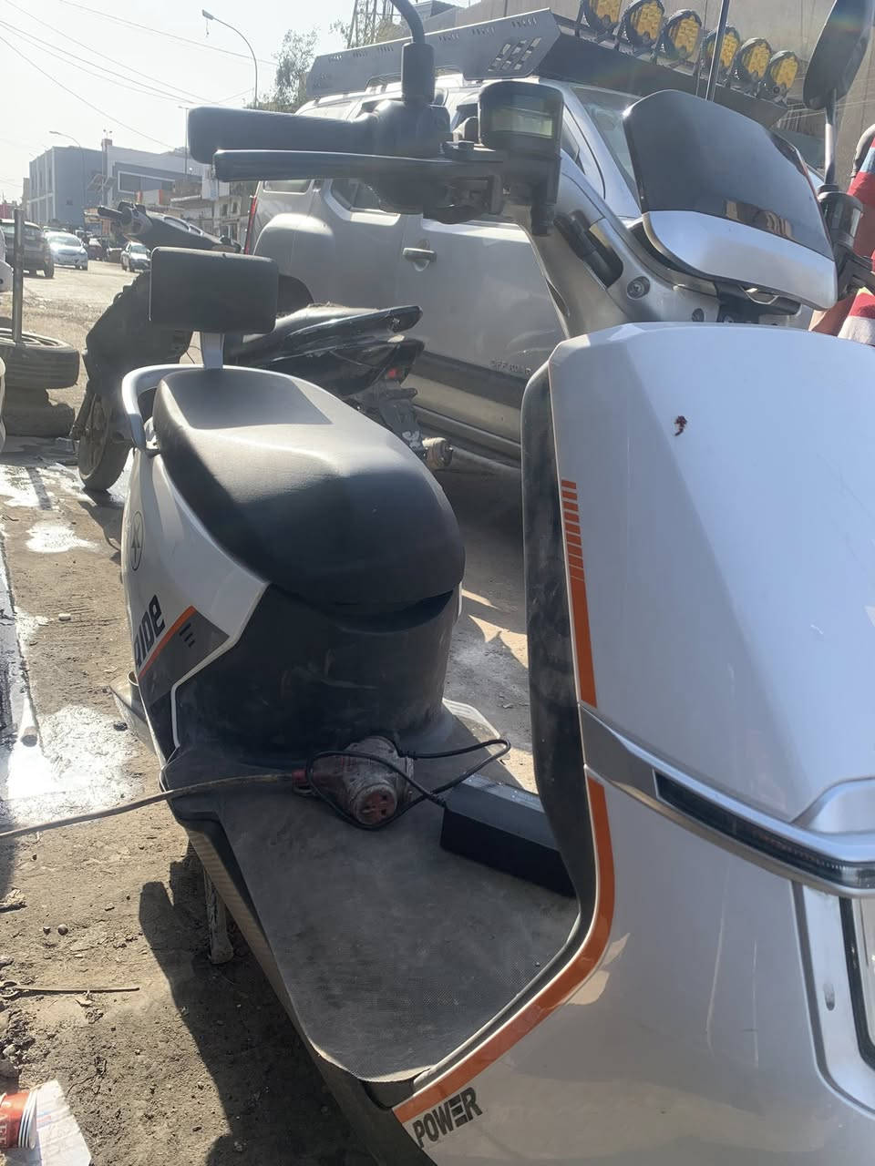 سلام عليكم دراجه شحن ماشيه 1000 السرعه70 شاحنتين وسويجن وبصمه وحده السعر 700 مكاني شارع فلسطين ***********
