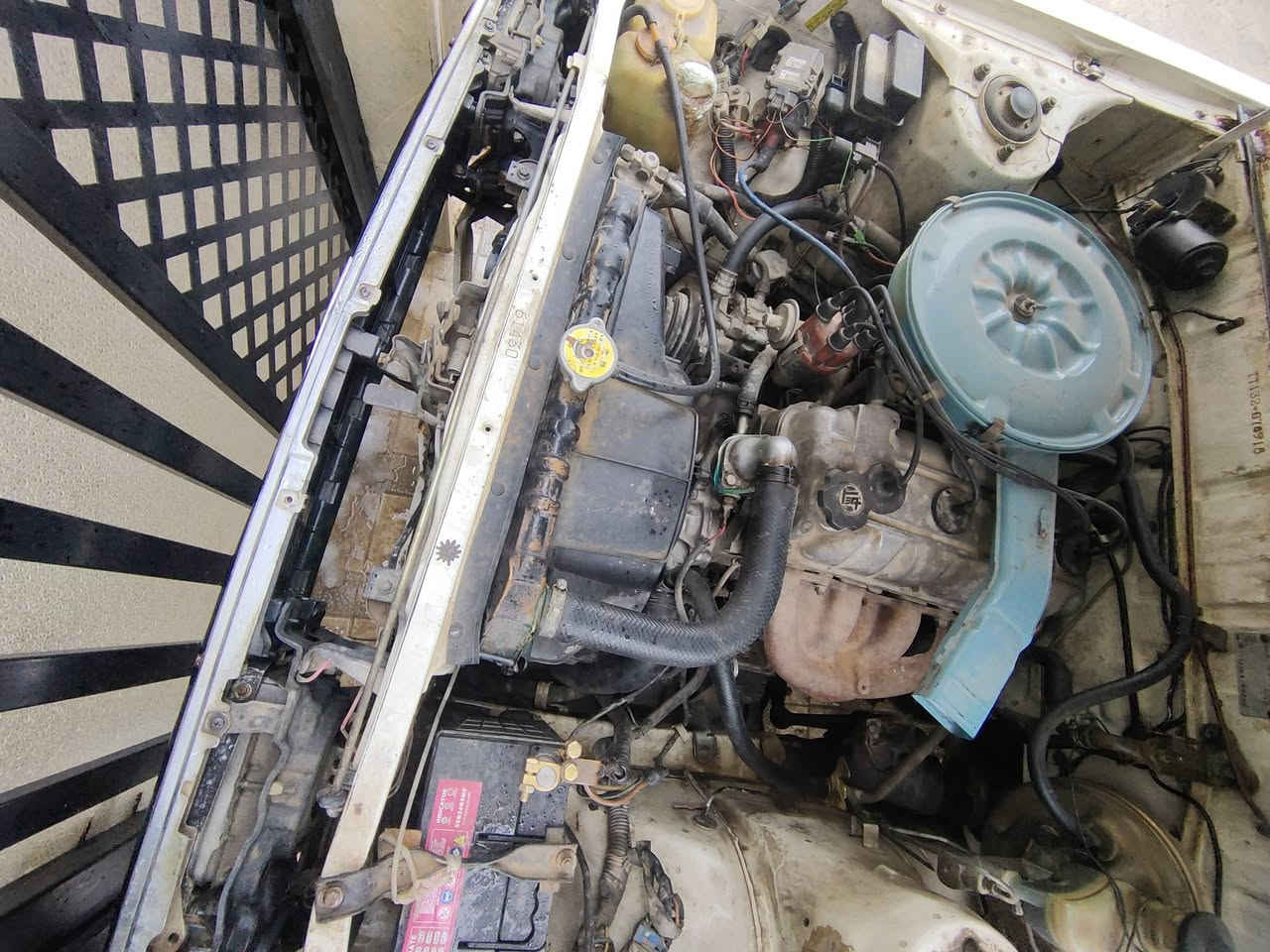 سيارة بأسمي من 1981  كير محرك صبغ طخم  وضع شركة   المحرك استندر  بستن وكرنك  لا صرف ولانفخ  السيارة  بيها  زنجار ع الصبغ  لان  جانت واكفة  سنين ،
موصل   ***********    بي  واتس
السعر 32 وبي مجال
