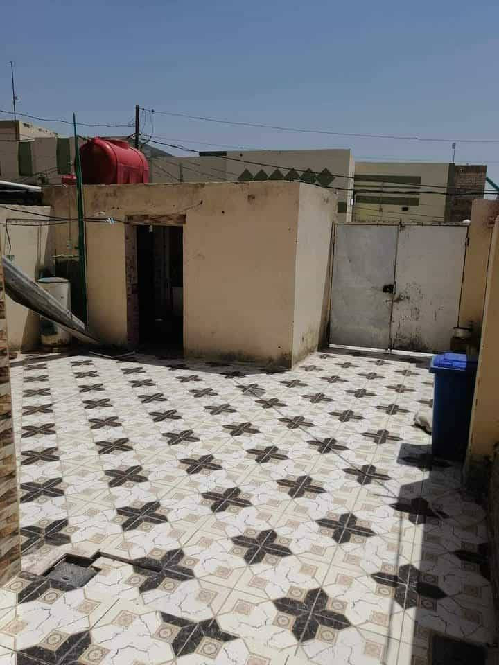 بيت جديد للبيع على طريق السنيه مساحة 150 م بناء 3غرف وصاله مطبخ واستقبال وحمام طارمه حلوه تفاصيل أكثر على رقم ***********
