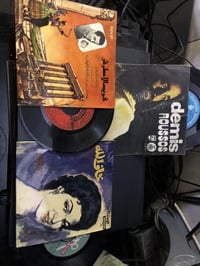 خمسةاسطوانات صغيرة سرعة 45عربية نظيفة جدا ستيريو مع اسطوانة واحدة هدية...