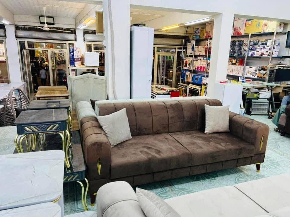 تخم كامل 10 مقعد 5 قطع
الدزاينات والتركية بس يمنه 

🇮🇶شغلنه يختلف عن غيرنة 🇮🇶 
     🎁مع هدية 8 كوشات مع سيت طبلات ثلاثية 🎁

 10 مقاعـــــــد 
 قنفه ثلاثيه عدد 2
قنفه ثنائيه عدد 1
كرسي عدد 2
💗💗💗💗💗
🛋مواصفات التخم🛋
مقعد بلوك اسود  16 ملم
خشب جام روسي
اسفنج مميز ضغط عالي 7 سم
قماش قديفة او وتر بروف او كتان 
حسب طلب الزبون 
ارجل التخم عظم عاج ضد الكسر او ارجل حديد او ارجل خشب حسب طلب الزبون 
السعر 500الف 

ضمان لمدة سنتين كامله صيانة داخل المعمل

 
التوصيل متوفر بغداد وكل المحافظات العراق  

متوفر توصيل داخل بغداد والى جميع المحافظات بأسعار مناسبة 
للاستفسار الاتصال على الرقم
للحجز واتساب ***********
والعرض لفترة محدودة ..
ملاحظة / لا يحق للزبون رفض الطلب بعد التثبيت ..
