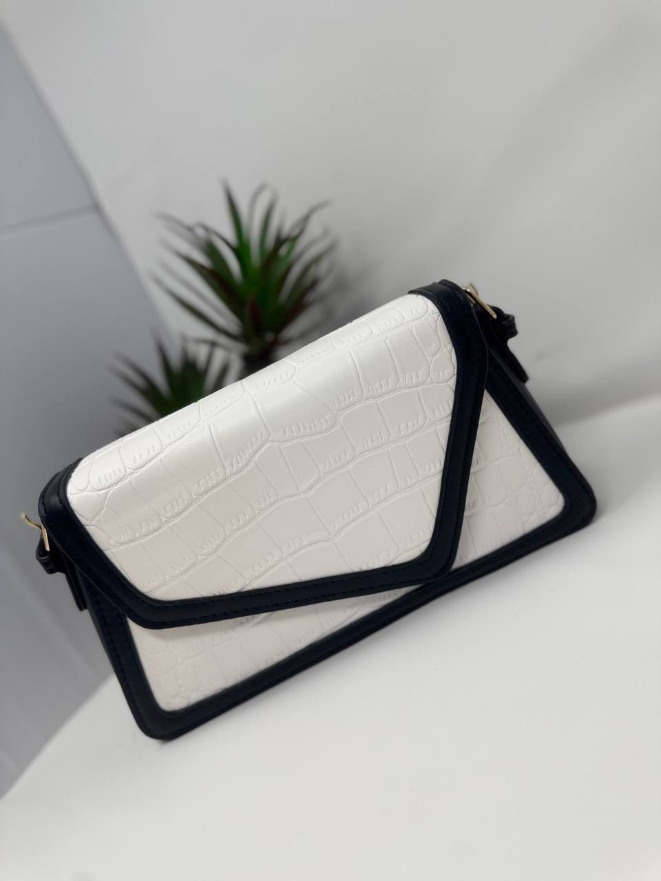 اخر قطع  بسعر الجملة توصيل لكل  المحافظات


**إذا كنت صاحب هذا الإعلان وتريد حذفه لأي سبب، رجاءا أرسل رسالة إلى الدعم الفني**