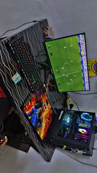 الكل كامل شد والعب كيس + شاشة + يوبي اس ماوس كيبورد سماعه السعر💸 مليون...