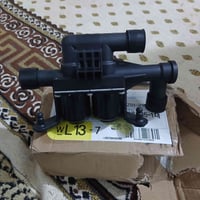 الموضح في الصورة هو صمام تحكم في سخان السيارة (heater control valve)، ...