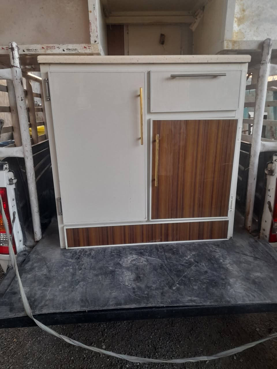 سلام عليكم ورحمة عندي كاونتر ابع قطع كاونتر جديد مرمر كسر مابي مكان بغداد مدينة الصدر حي طارق رقم متوصل علئ رصيد والوتساب ***********
