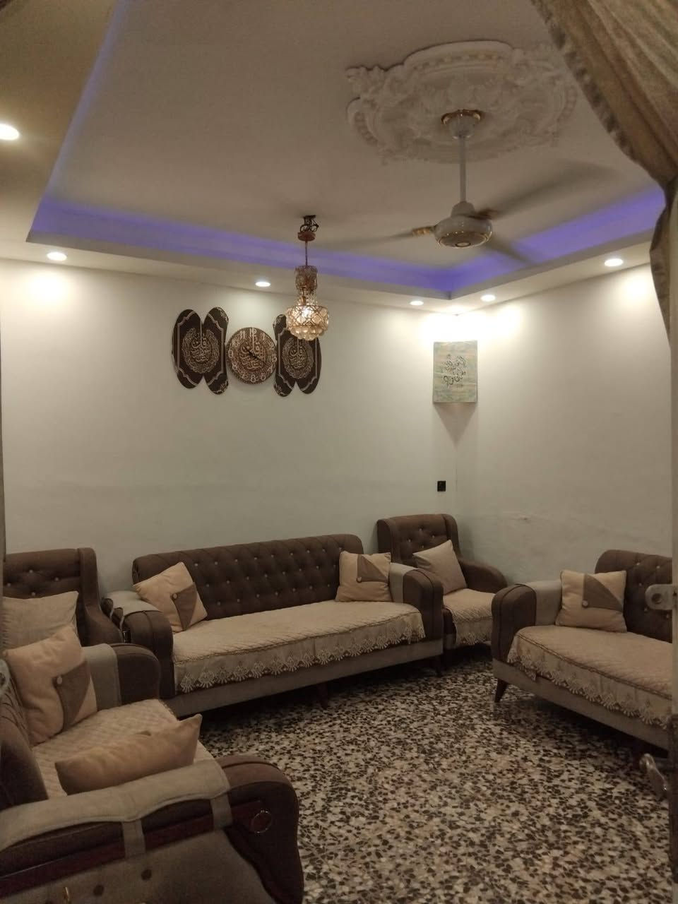 للبيع بيت 🏡 طابو صرف فى #الاساتذه مجاور شهداء البياع #مساحته٥٠م_ركن واجهه خمسه عرض الشارع ٢٠م يحتوي على #غرفتين_نوم 😴 وصاله ومطبخ وخدمات البيت #نظيف_جدا بناء سنة ٢٠١٥ #موقعه_ممتاز للإستفسار والاتصال على #الواتساب على الرقم 
***********
#الجميع
