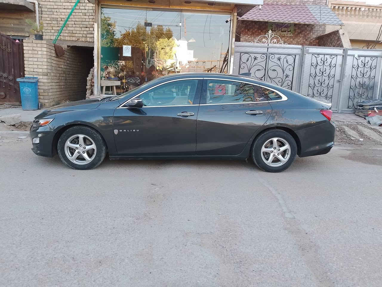 بيع او مراوس
شيفروليت ماليبو 2018 محدثة الشكل الجديد رقم بغداد انگليزي مشروع وطني هزة و سنوية جديدة لغاية 2031
محرك 1500 توربو
شاشة 
كاميرا 
بصمة تشغيل و ابواب 
كشنات جلد بيجي
تحكمات ستيرن 
 حادثها خفيف كلش باب السايق مبدل نفس اللون و باب السكن مصبوغ بچم كبس بدون ايرباك بدون دواخل و بيها بارد بسيط بالجاملغ الخلفي
سعرها ( 103 ) و بيها مجال بسيط
مكانها بغداد حي الجهاد ترهم بيع او مراوس حسب القناعة 
***********
***********
