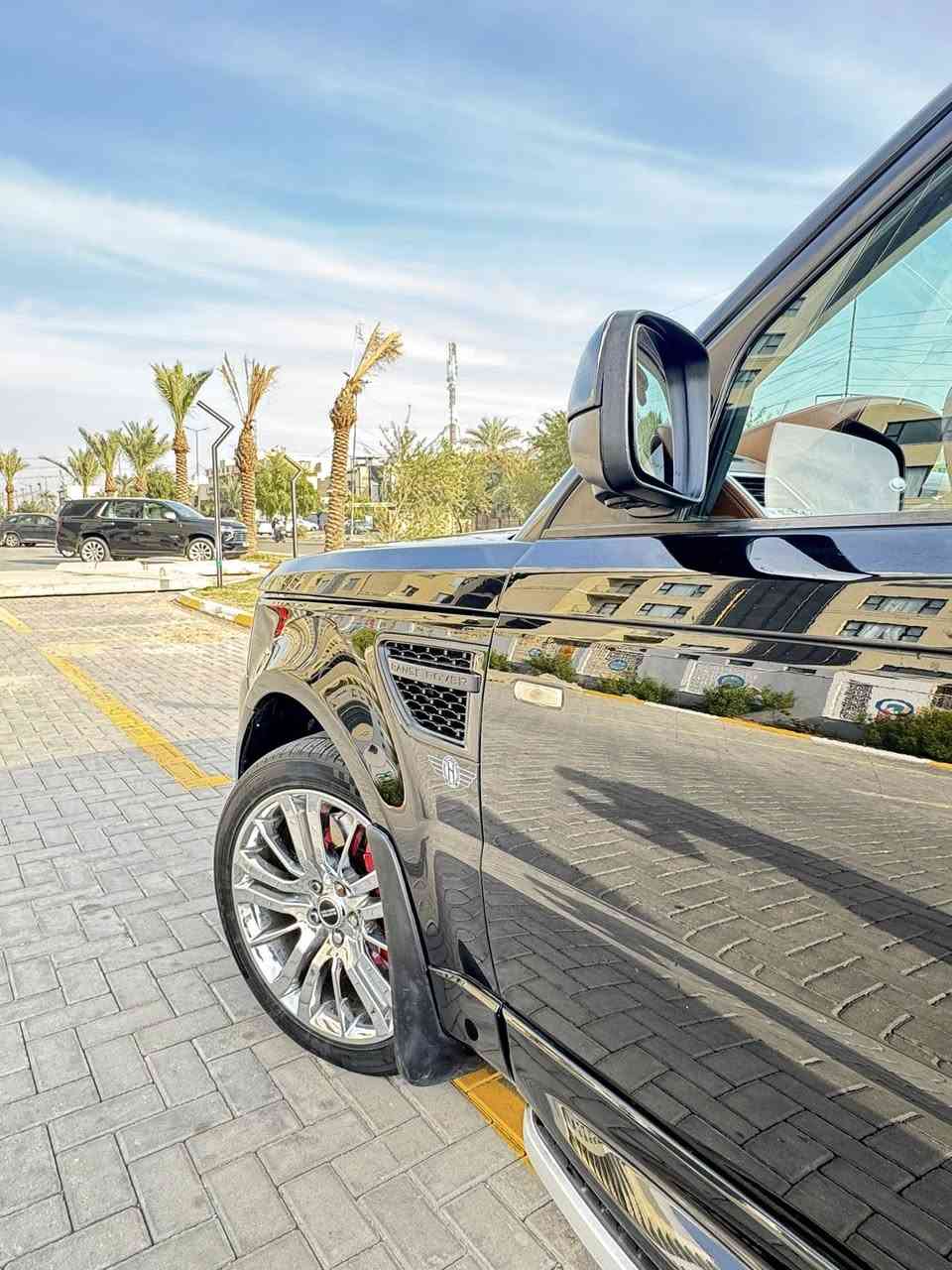 السلام عليكم
للبيع او مراوس حسب القناعه 
رانج روفر ٢٠١٣ اسبورت 
خليجي وكاله سردار 
مكفوله من الضربه وتبديل والحادث 
بيه فقط فتح جنطه بدون تبديل او ضربه 
محرك ٨ سبور 
ماشيه ١٣٨ كيلو 
فول مواصفات  الخير 
خمس بصمات 
بصمه تشغيل 
اربع بوب بصمه 
جنطه كهربائيه 
مري كهربائيه
اشاير جانبي بلباب 
قطعتين تبريد 
خمس كامرات محيطيه 
استرين كهرباء 
خزن ميموري كشنات 
ثلاجه 
وضعيات قياده متعدده 
افجوج ابرمبو 
شاشه جبيره 
فتحه سقف 
حساسات خلفيه 
حساسات امامي 
دمام صوت 
فول تحكمات استيرن 
شفتات استرين 
جكات تصعد وتنزل 
دواخل لونين 
كشنات جلد 
كشنات كهربائي 
ويل كروم 
السياره بيه موصفات كلش هواي 
جاهزه فضل الله من كلشي 
السعر ١٥٥ وبيه مجال بسيط 
***********
مكاني بغداد حي الجهاد حي الحسين
