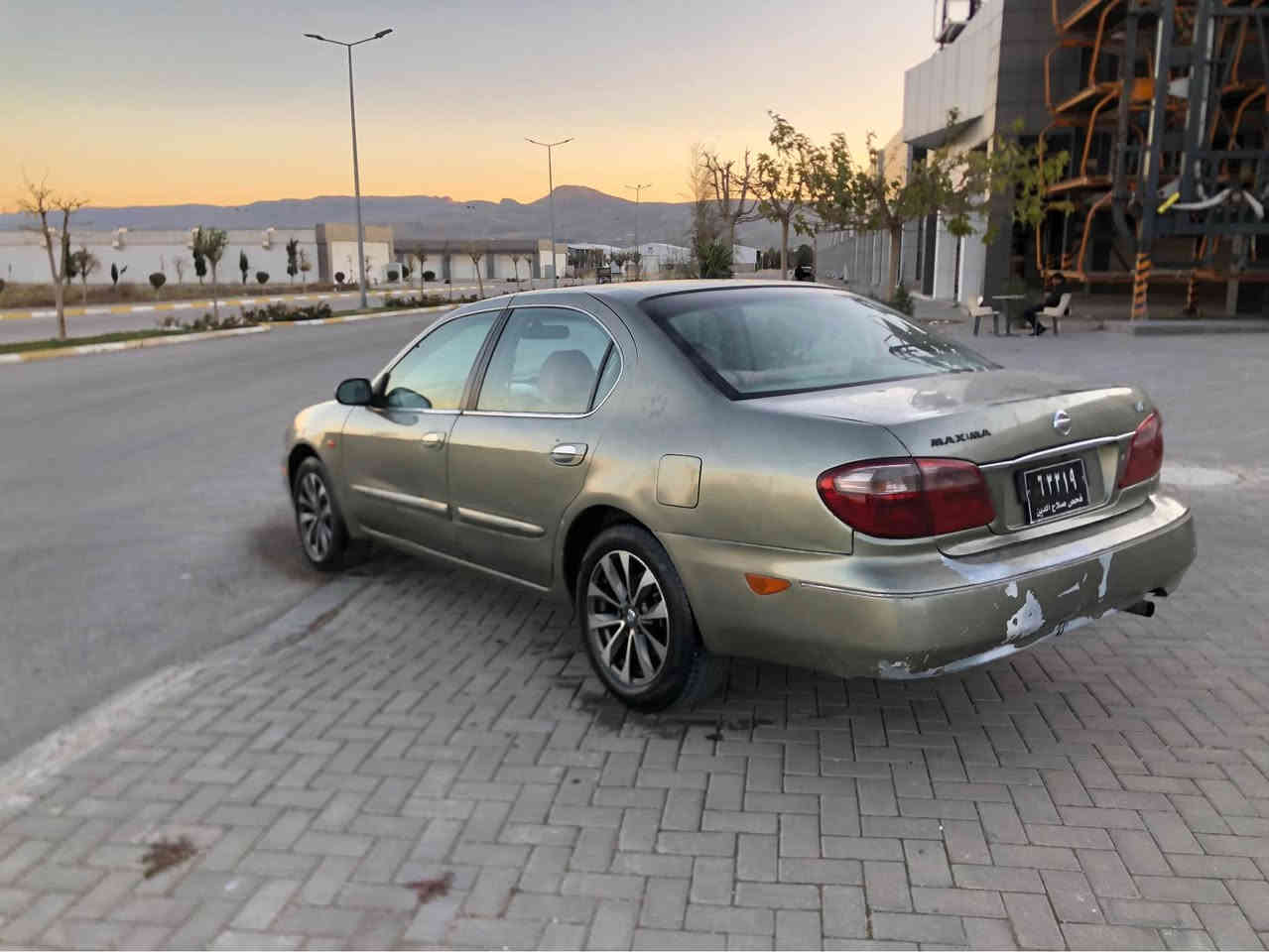 سه ره تا به ناوي  خواي گه وره و ميهره بان  نيسان ماكزيما مؤديل ٢٠٠٣ ئا رمي هه ولير و به شه رتي  ئه وه ليات و مووسوو برا وه به شه رته گير ئؤتؤ ماتيك. مه كينه  و كيري به شه رته. و ساردووو گه رم مه زيووته و كاره باگشت گياني ئيشه كات و فول فول مواسه فاته جواري تايه و ويلي لؤكي له ژيره.  پيشوو دواي. ده عمي نيه  به سفرؤ شتنه     سعري ته نها ٣١كه لا. شوين سليماني  ***********
*********** السليمانية, العراق
