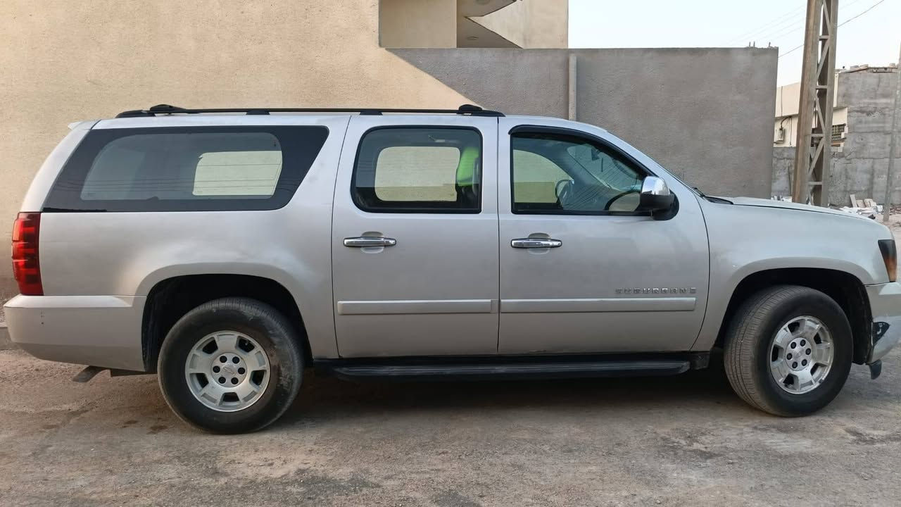 السلام عليكم 
(ادوات_ادوات) كصه قماره فقط.. 
تاهو 2008
فول مواصفات فتحه وكشنات تدفئه تبريد ثلج 
LTZ
اللون.. شمباني 
طخم تاير جديد 
حداده 80 بالميه 
كير ومكينه خير من الله 
السعر 72 وبيها مجال 
العنوان البصره شط العرب 
التواصل ***********
