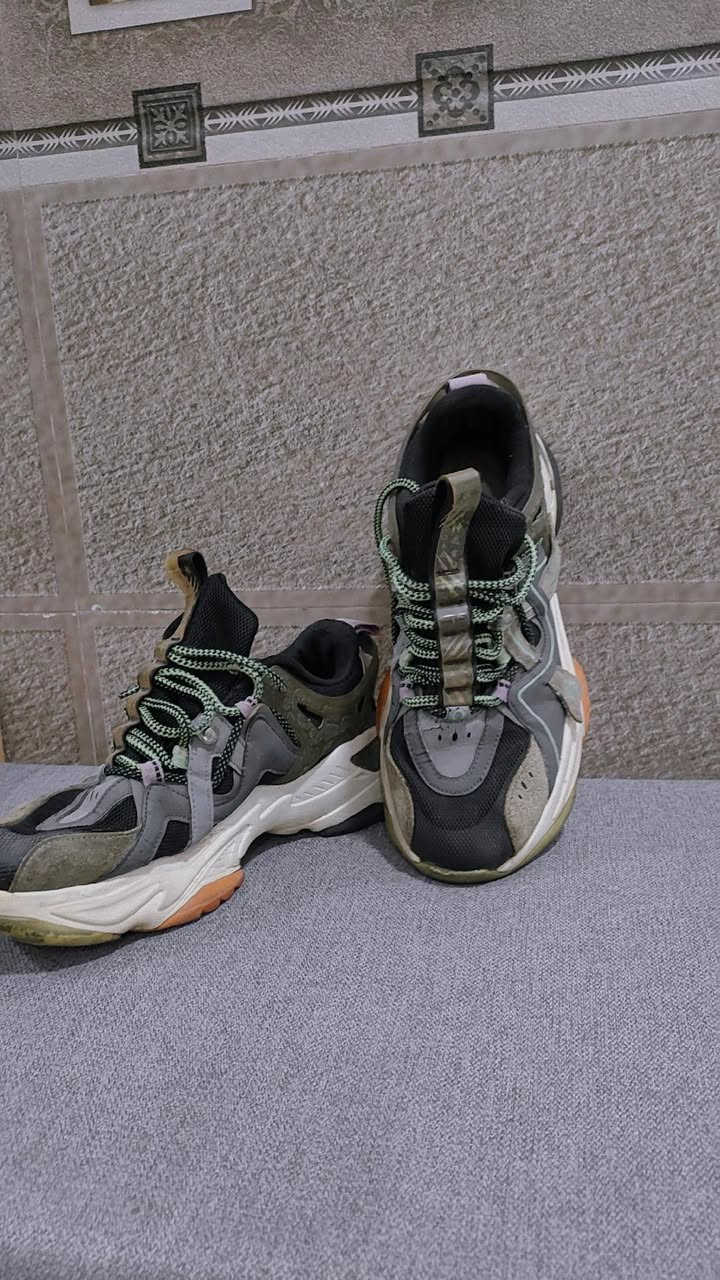 السلام عليكم احذية بالة كلش نضيفات 6 ازوج كلهن ب75 الف يسون اكثر قياساتهن 42
43
ابيعهن شلع كلهن مكاني كربلاء 
***********
