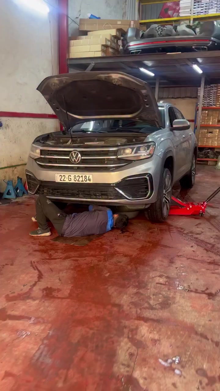 جانب من الصيانه اليوميه في الورشه 
#ملاحظه : اجور عمل استبدال زيت الگير #مجاني + فحص وتشخيص وتصفير #مجاني ... هذا الدلال بس  يم MOTUL service 😋 ... متواجدين على طيلة ايام الاسبوع بضمنها #الجمعه من الساعه السابعه صباحاً ولغاية الخامسه عصراً  ***********
