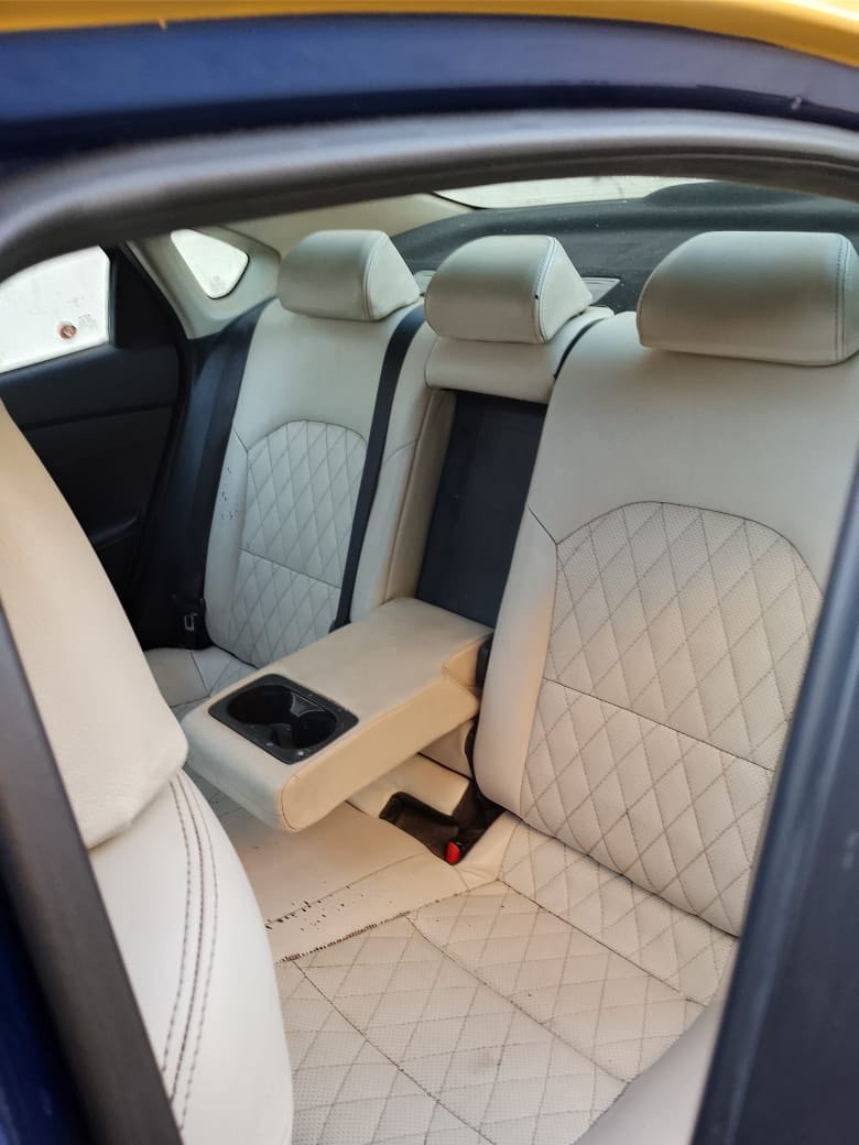 سلام عليكم فورتي 2019s
فورتي 2019 فئهs السياره فول عدا البصمه ضربتها الجاملغ الأمامي والبنيد وجاملغ الخلفي ولباب جهة لي بصف السايق سياره ليبل واحد بدون دواخل مكفول ايرباك ولغود وشواصي سياره ماشيه 113 الف كيرها At مكينتها 2000 دوش هنا بلعراق صار بيها بارد ع وضعه ما مصلها بهلال الجاملغ الخلفي جهة السايق  وبلباب لي بصف السايق موضح عندك بلصور وبيها حالوب بلمطره مال حالوب العام وصور حادثها جوه مكاني بغداد سعره 119 وبيها مجال حك الجيه 

***********
