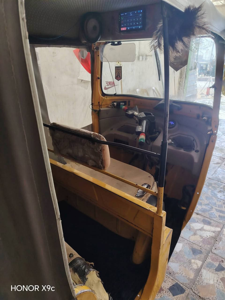 السلام عليكم تكتك مديل 20 رقم وسنويه بغداد تحويل ثاني يوم للبيع المكان بغداد سبع اقصور رقم صاحب التكتك***********َََََََ م*********** سعر 6500 وبيه مجال تكتك ابلاديه معمر بيه بس لغد وشويه يم البكلايت
