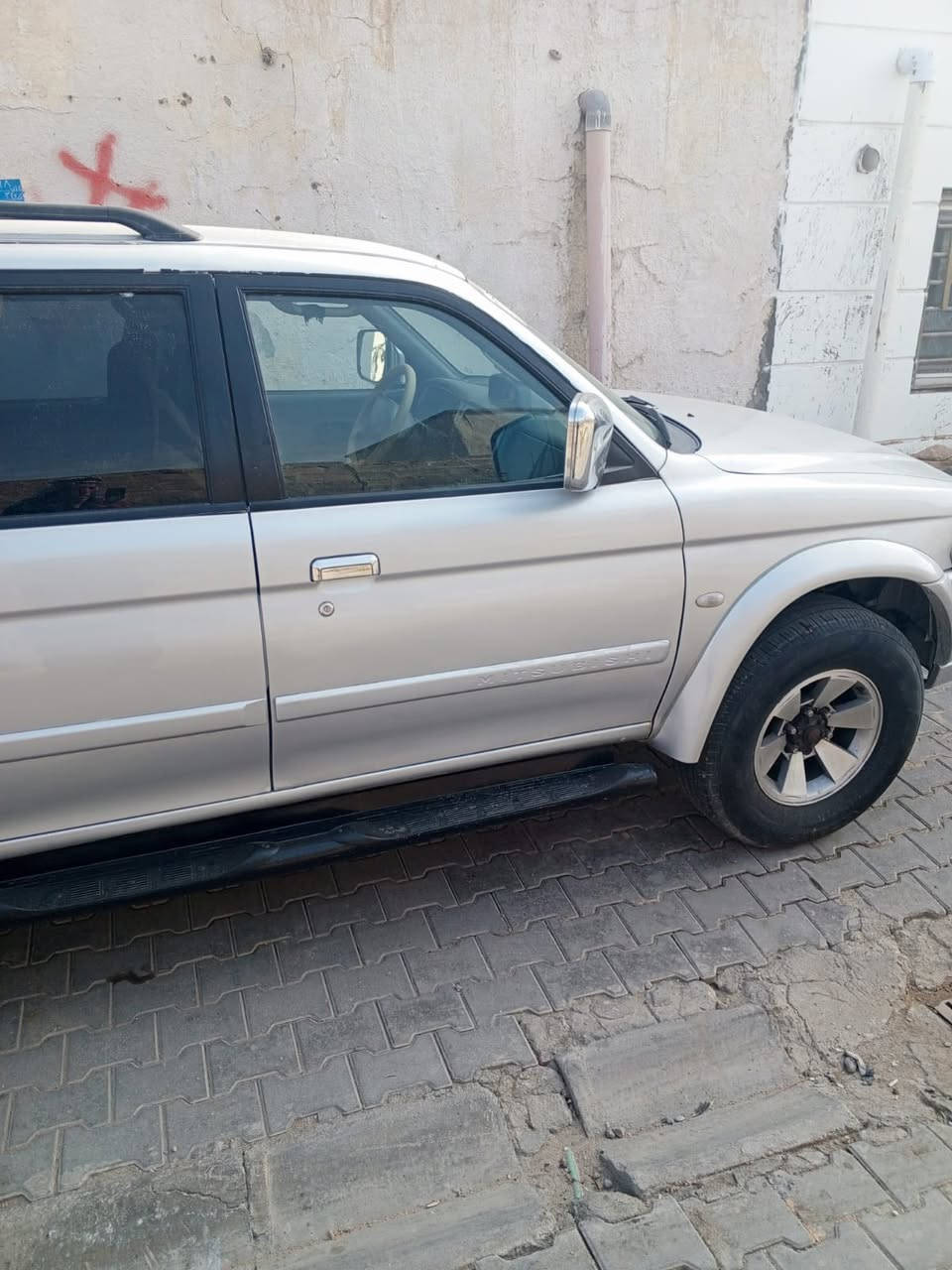 سيارره مستبوشي ناڤيتي مديل 2007 لون سلفري سياره مصبوغه جماليه مكفوله من ضربه محرك كير كفاله سياره فور ويل تبريد فقط كمبريسر عاطل حداده اكسل جدد  رقم بغداد تحويل ثاني يوم السعر 80 وبيها مجال 
رقم موبايل 0770 5703188
