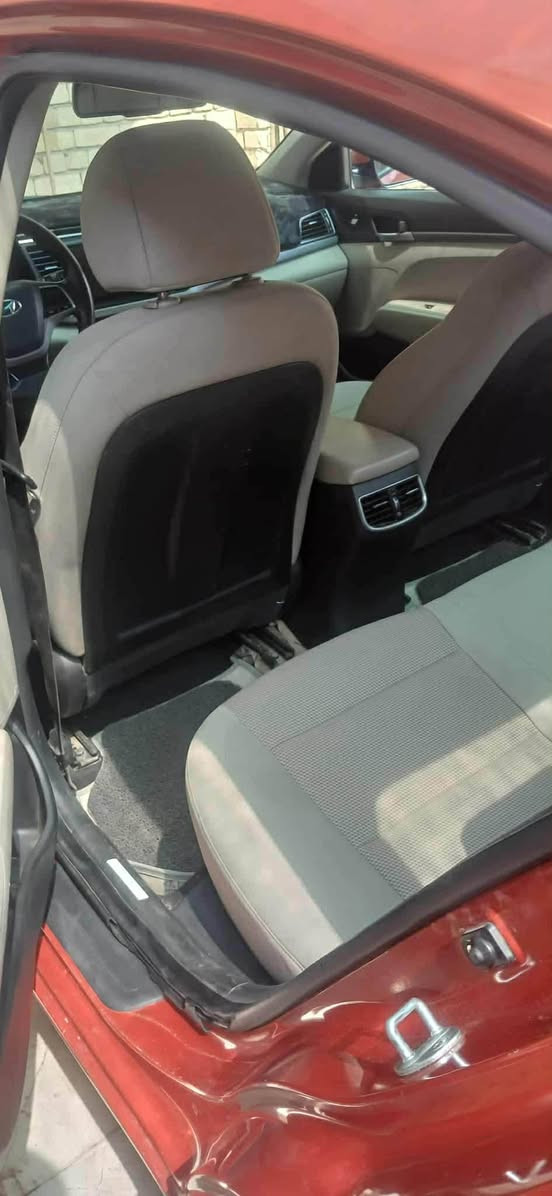 السلام عليكم النترا خليجي 2016  رقم بغداد محرك دوش 2000 سيارة خير من الله كير محرك مكفول و مكفولة من الضربة ايضاً تبريد قطعتين ثلج كامله ما بيه نقص برغي شغل وطلع شاشه وتحكمات مري شفط وباقي مواصفات الخليجي معروفة بيه جراد قليل بالقمارة و صبغ بيه دوسات وجاملغ خلفي ايسر فقط اكرر بدون ضربه كلير فقط كلش حلوة السيارة وتراي بعد احلى بالعافية على الي ياخذه سعره 125 ورقة وبيه مجال بيع فقط السيارة بأسمي  هزة ما ساقطة تحويل ثاني يوم لتواصل اتصال على الرقم 

***********
