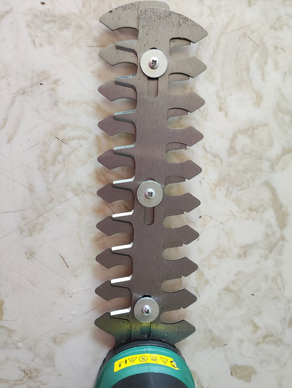 اداة تقليم اوراق الاشجار 
السعر 10 الاف 
5 ڤولت بطارية داخلية
12 ڤولت بدون بطارية
توصيل متوفر


**إذا كنت صاحب هذا الإعلان وتريد حذفه لأي سبب، رجاءا أرسل رسالة إلى الدعم الفني**