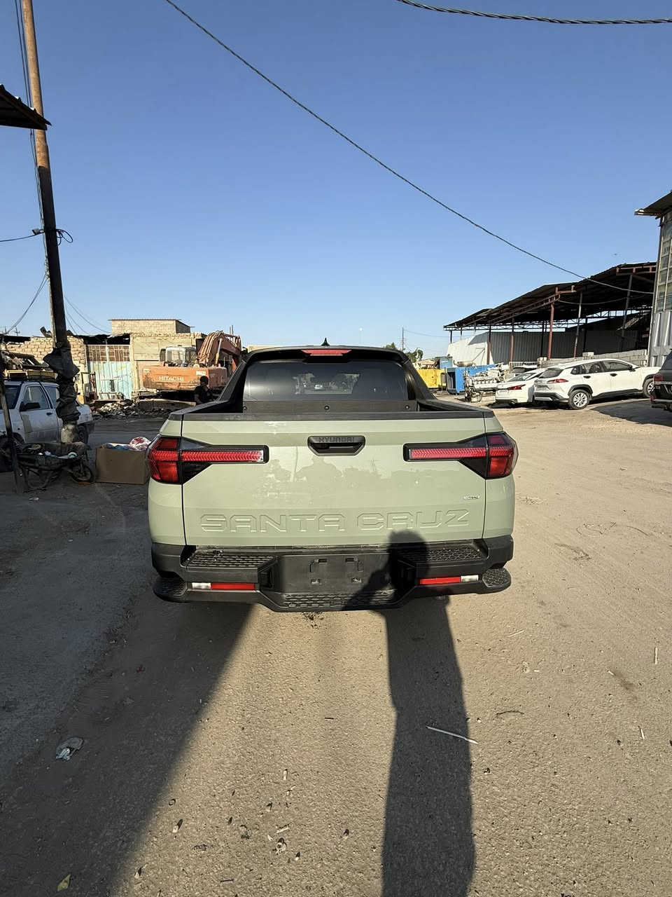 السلام عليكم للبيع سنتا كروز 2024 حادث موضح بلصور السيارة زيرو ماشية 2000 وحادث خفيف للبيع فقط بدون مراوس بصمة وبدون فتحة ورادارات وبيها بعد هواي مواصفات السيارة موجودة في كربلاء بدون رقم بسعر مناسب جدا  ***********او
***********
