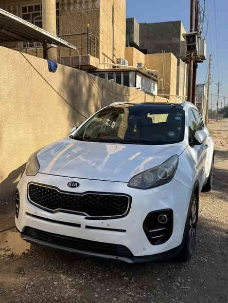 السلام عليكم 
سياره سبورتج خليجي موديل 2018 
رقم بغداد  
سياره بيها بارد جوه قبق البانزين  فقط والباقي كله مكفول 
مواصفات السياره 
بانوراما 
بصمه 
مرايا ترحيب 
ابواب ترحيب 
فول مواصفات 
السعر المطلوب 192$ 
للاستفسار الاتصال على الرقم ***********  مكان السيارة بغداد الطارميه
