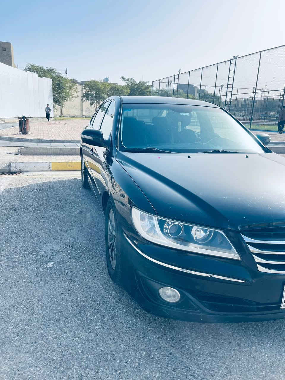 السلام عليكم هونداي أزيرا ٢٠١١رياضي 
لمتدد١/١ 
محرك ٣٨٠٠
وارد أمريكي كلين بدون حادث
بيها البنيد مصبوغ اثر جراد
كير محرك وكهربائيات مكفولة 
رقم بغداد مشروع وطني 
السعر١١٢ وبيها مجال 
مكان السيارة الانبار الرمادي
***********واتساب
