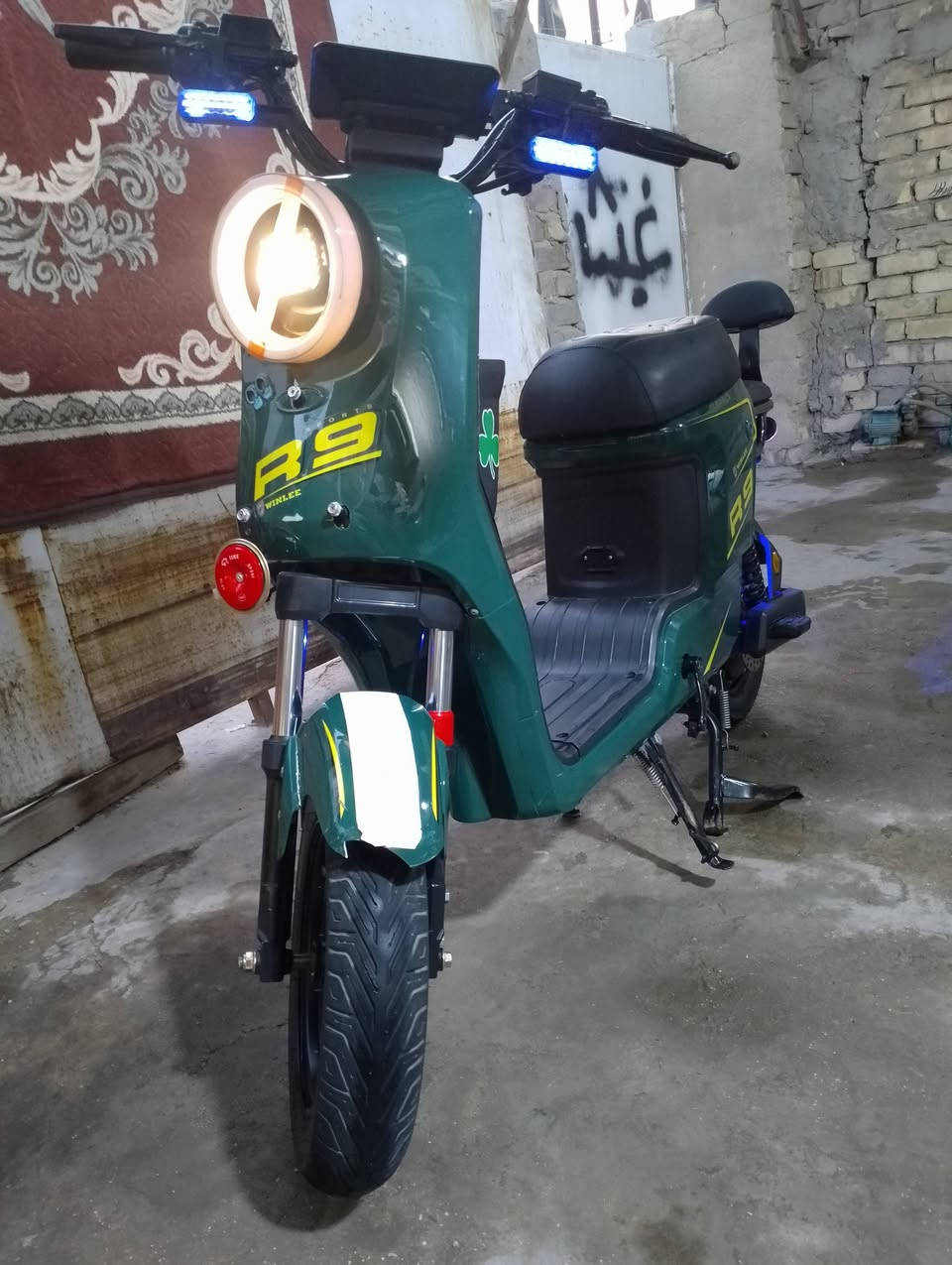 دراجه ار 9 فول مواصفات سعره 425 وبيه مجال تصال عل هاذا رقم ***********
