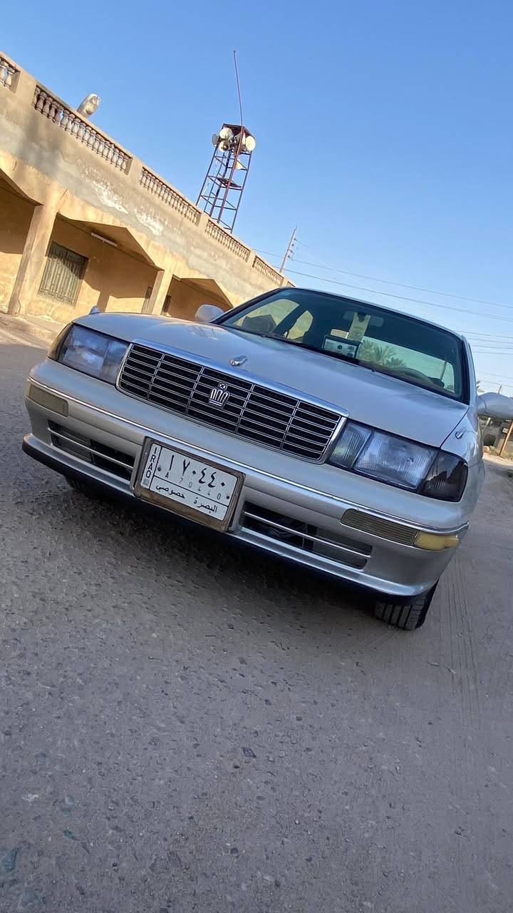السلام عليكم بطه منفصل للبيع  موديل 1993 رقم بصره سياره كفاله عامه من الكصه ونقل جثه ولعيب شرعي ولصوليات سياره جاهزه مجهزه من حداديه تخم تاير كهربائيات تبريد كير ومكينه 2500 ديلكو غرفه جديده العنوان البصره القرنه السعر64وبيها مجال للشراي للاستفسار على الرقم ***********
