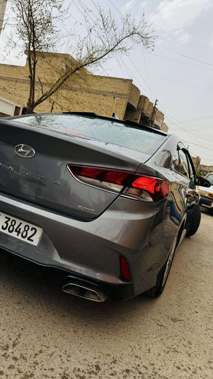 سلام عليكم اخوان سوناتا للبيع 2019 سبورت ماشيه 71 الف كلين بس دعاميه ومصلحه نفسها والعراق بارد بالجاملغ دراجه طختها سياره فول مواصفات مكان سياره بغداد كراده ***********
