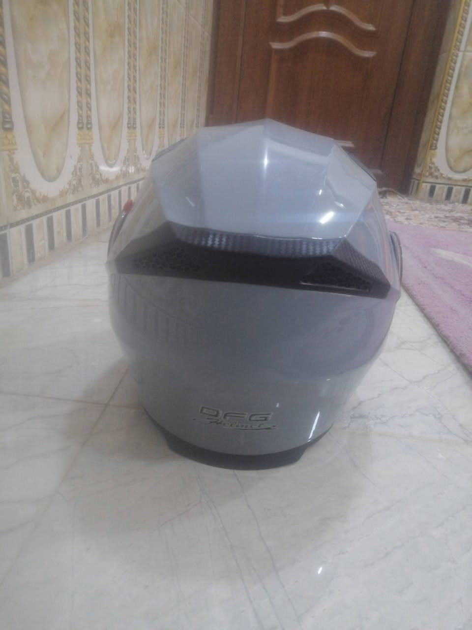 سلام عليكم خوذه للبيع السعر 30الف بعدها جديده المكان حي المعلمين لتواصل ***********
