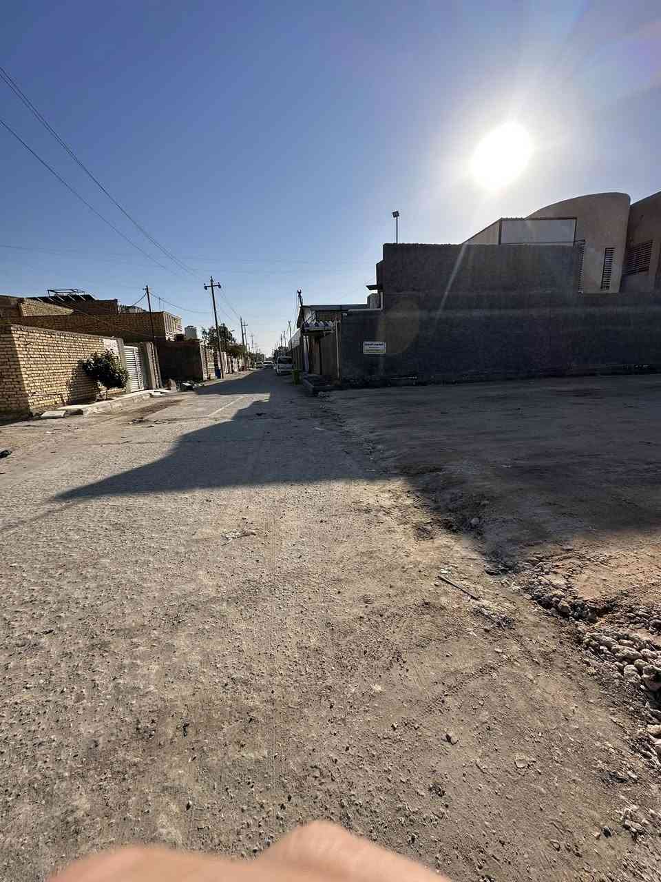 سلام عليكم قطعه للبيع طابو اسهم مساحه 600 متر تحويل مباشر العنوان سفينه شارع جامعة الإمام الصادق ثاني قطعه عن شارع الجامعه السعر ولاستفسار نتصال على راقم 

‭0780 631 7781‬☎️
