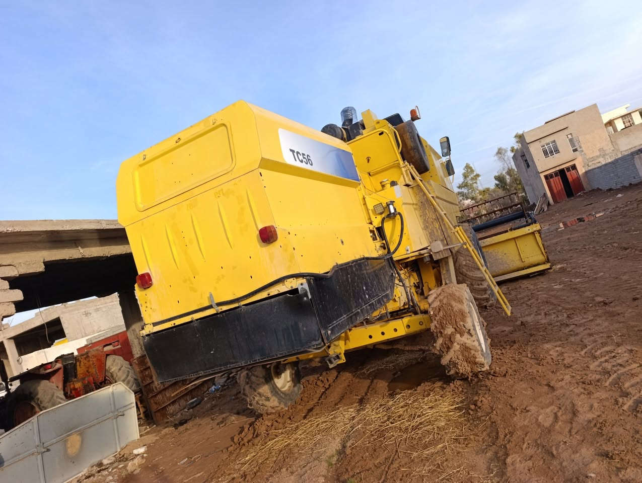 سلام عليكم  حاصوده للبيع موديل 2006 رقم دهوك بم نوزل دبل درام طبله 17 سعر 520 بي مجال تواصل رقم ***********
