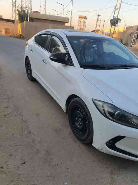 السلام عليكم اخوان من رخصت الاداره المحترمين
النترا ٢٠١٧ للبيع فقط سياره جديده ومكفوله كفاله عامه فقط نصف جاملغ الأيسر والدوسه بيه صبغ  وماشيه ١٥٤ وقابله للزياده رقم بغداد وباسمي ومكانه النجف المشخاب سعره ١٤٠ وبيه مجال رقم الموبايل *********** ***********
