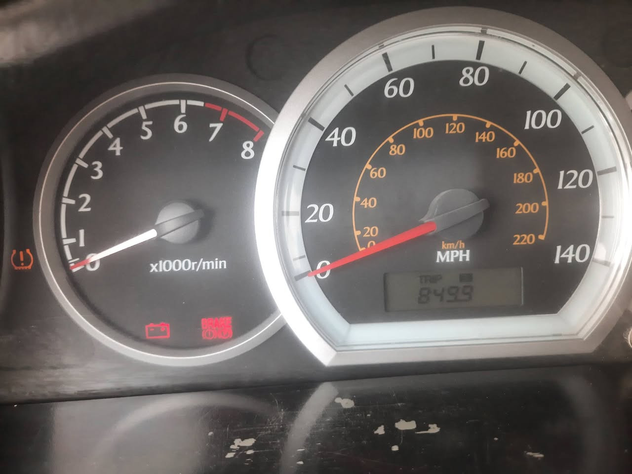 ابتره ساسكي مديل٨  بيه صبق  قطعتين كما موضح في  السنار  داخل الصور مكفوله من مكينه وكير وحداديه وتبريد  السعر ٦٠ الاستفسار ***********  سياره مال جناي حلا من الصوره
