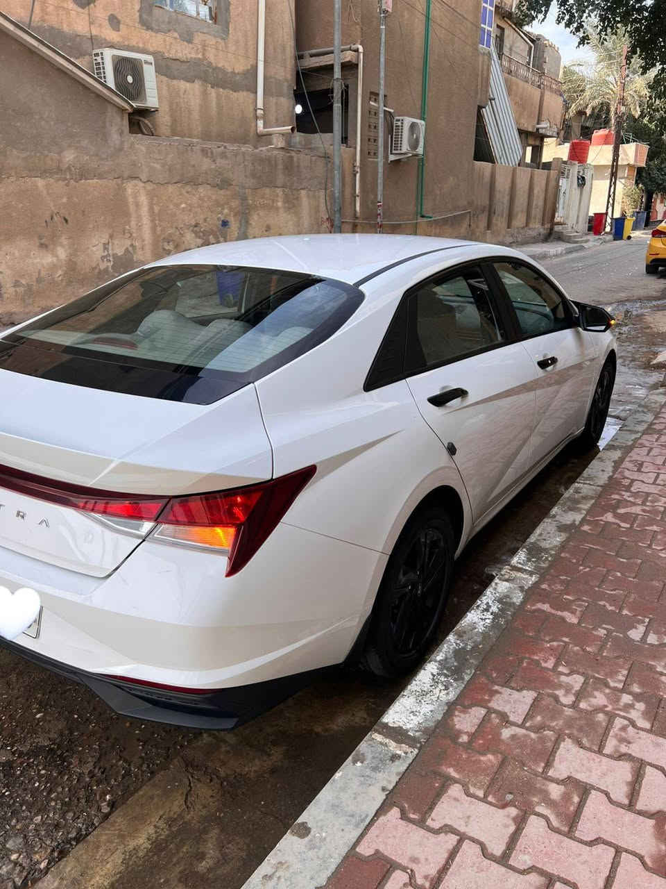 السلام عليكم الانتره موديل 23 للبيع خليجي كفاله عامه رقم اربيل وماشيه 60   مكينه 1600  سنويه للـ 28 وبيها وكاله عامه  السعر155 العنوان بصره جمهوريه والاستفسار على رقم الهاتف ***********
