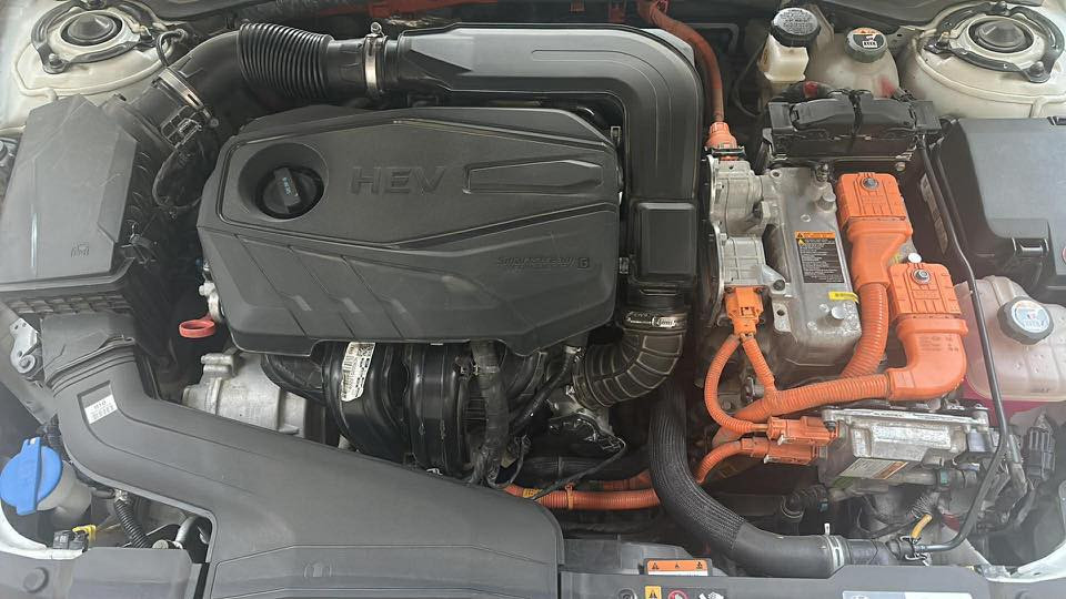 السلام عليكم سوناتا ٢٠٢٤ هايبرد مكينه ٢٠٠٠ تفويلة تمشي ٩٦٠ كيلو  فول مواصفات عدا فتحة ماشيه ٣٦ الف كيلو بيه جاملغ امامي مبدل الايمن ولجه الثانيه بارد ولخلفي هم بارد راجع يعني قطعه تبديل فقط بدون ايرباك  السيارة فول عدا فتحة حساسات امامي خلفي رادارات امامي خلفي نقطه عمياء شاحن لاسلكي تبريد قطعيتن تدفئة كشنات ٣ انضمه قياده كل نضام يتغير شكل دشبول تحديد مسار  صندوك ذكي وحده يفتح شاشة جبيره متصلة كار بلي اناره ترحيب عند الاقتراب تبريد قطعتين بغداد باسمي للبيع ب١٩٥ ومجال بسيط 
*********** واتساب
