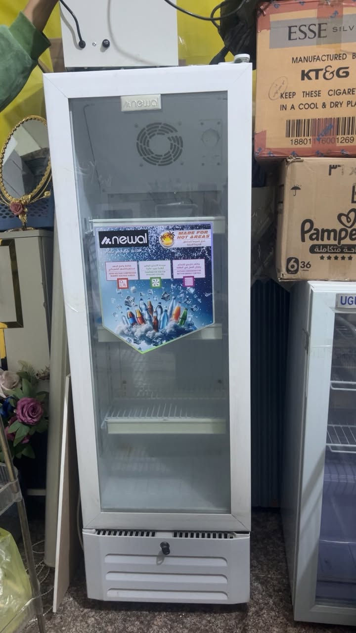 ثلاجات عارظه للبيع استخدام شهر فقط. العنوان بغداد الشالجيه ***********
