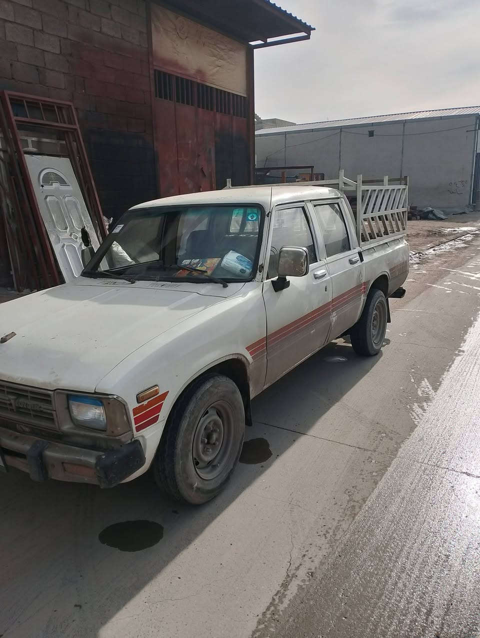 بيكم دبل قمارة موديل 83 رقم نينوى انكليزي محرك وكير واكسن مابيهم شي شرط التحويل كابون بانزين بيها السعر 38 وبيها مجال الاستفسار *********** /***********
