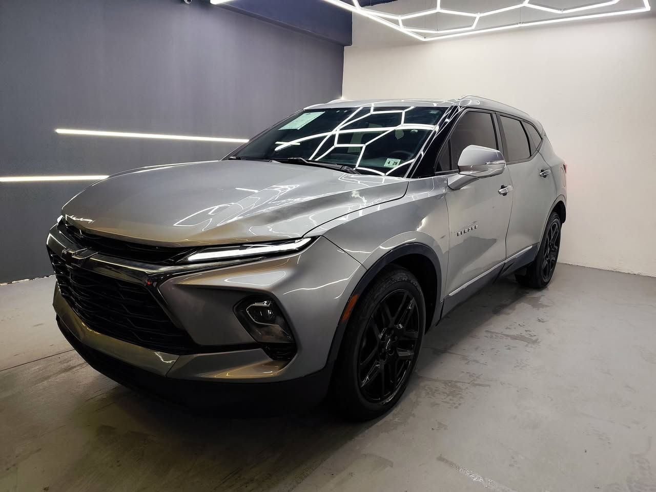 2023 شوفرليت بلايزر بريمر 6سلندر
مواصفات فول أعلى فئه 1/1 ..بانوراما ...كاميرا 360 ..فورويل..كشنات تبريد و تدفئة
بدون رقم كاتي تترقم شمالي فقط..مكان بسليماني
...قطعتين صبغ جاملخ امامي و جاملخ خلفي طرف سائق 
بدون شاصي بدون لغود..
سعر 200💰 ورقه
📞***********☎️
